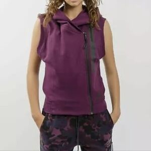 NIKE Tech Fleece Sleeveless Hooded Sweatshirt Vest in Mulberry Sz S
